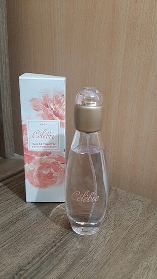 Avon Celebre parfüm