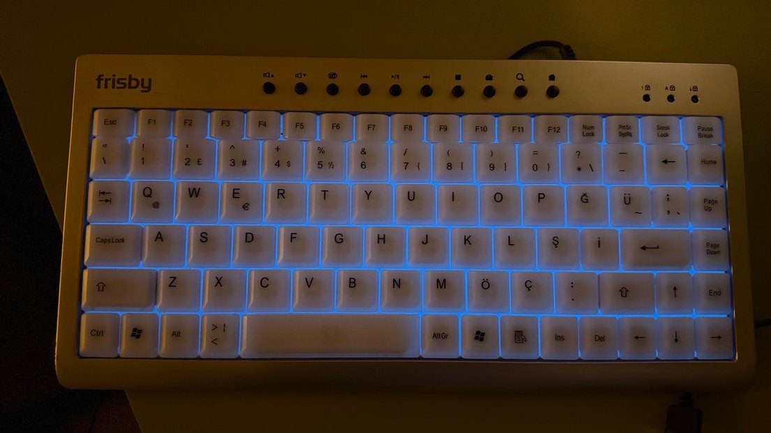 USB Bağlantılı Beyaz Klavye , harfler alttan mavi ışıklı - Görsel 2