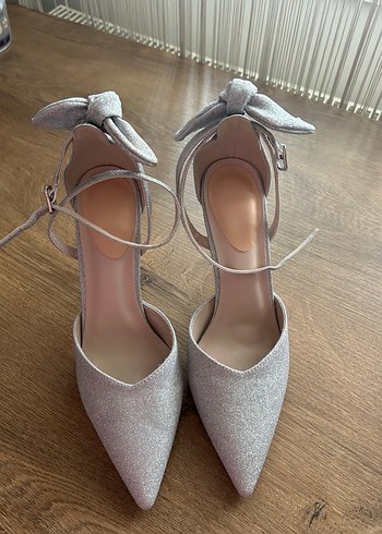 Gri Fiyonklu Stiletto Abiye Ayakkabı - Görsel 3