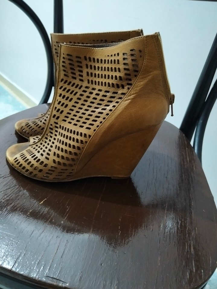 Deri Kadın Dolgu Topuklu Sandalet hotiç marka 38 numara - Görsel 2