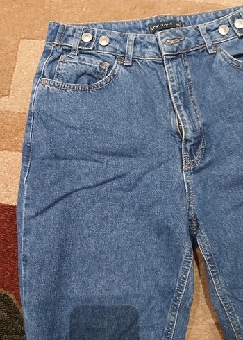 Düğmeli Rahat Kesim Kadın Kot Pantolon