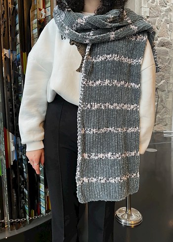 Gri Çizgili Örgü Kadın Şal - Görsel 2