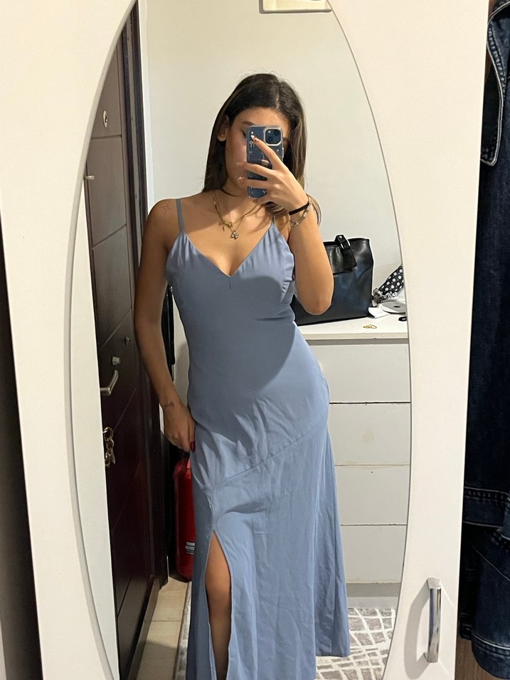 Mavi V Yaka İnce Askılı Midi Elbise - Görsel 2