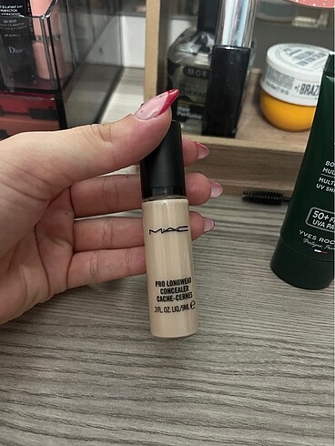 Mac pro longwear concealer gözaltı kapatıcısı