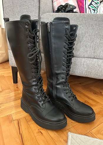 Zara Siyah Bagcikli Yuksek Cizme