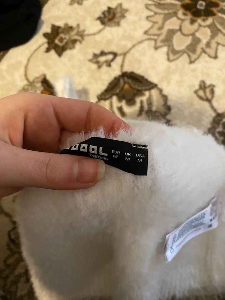 Beyaz peluş crop - Görsel 2