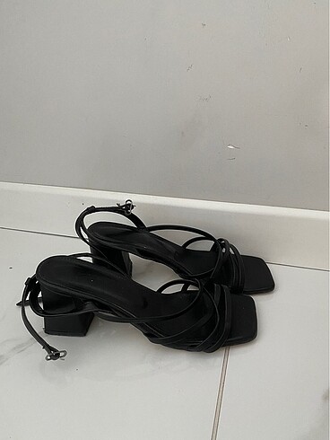 39 Beden Topuklu Sandalet