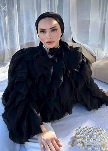 Trendyol & Milla Siyah Fırfırlı Keten Bluz