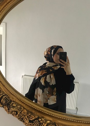 Siyah Saten Kadın Şal