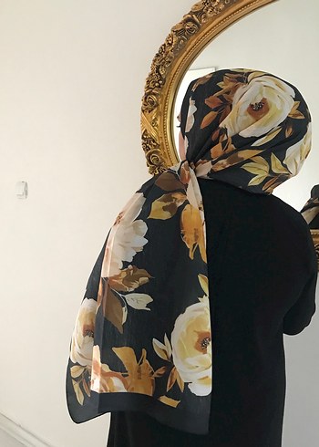 Aker Siyah Saten Kadın Şal