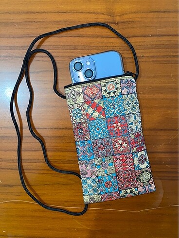 Diğer Kilim Desenli Simli Askılıklı Telefonluk