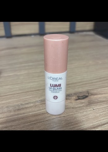 L'Oréal Lumi Le Glass Aydınlatıcı Stick Beige