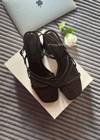Stradivarius Kahverengi Topuklu Kadın Sandalet 39