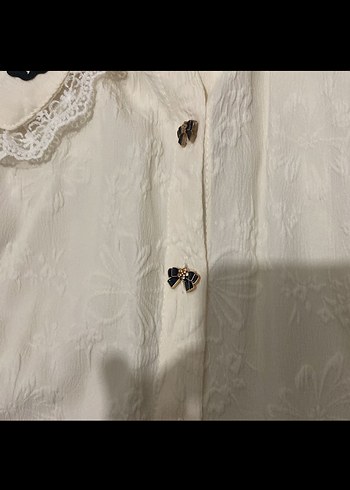 Düğmeli Beyaz Kadın Kısa Kollu Gömlek vinyeç model - Görsel 2