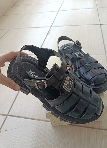 38 Beden siyah Renk Butigo sandalet 