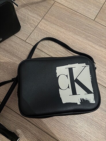 Calvin klein canta