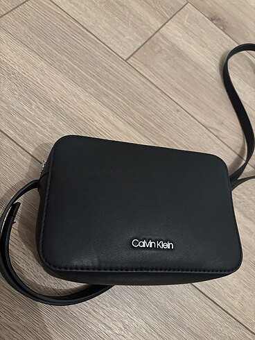 Calvin klein askılı canta