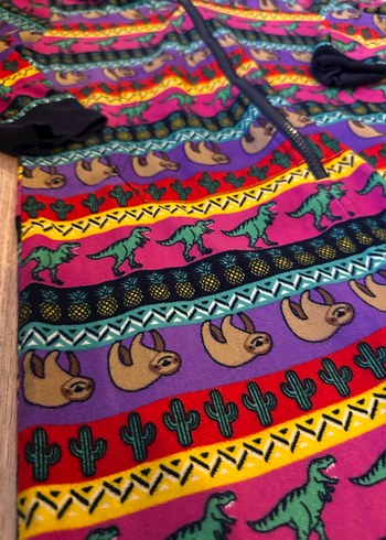 Renkli Kapüşonlu Kadın Tulum - Görsel 2