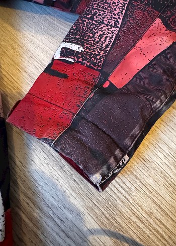 Desenli Kırmızı Kapüşonlu Hamile Mont - Görsel 3