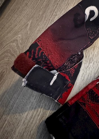 Desenli Kırmızı Kapüşonlu Hamile Mont - Görsel 4