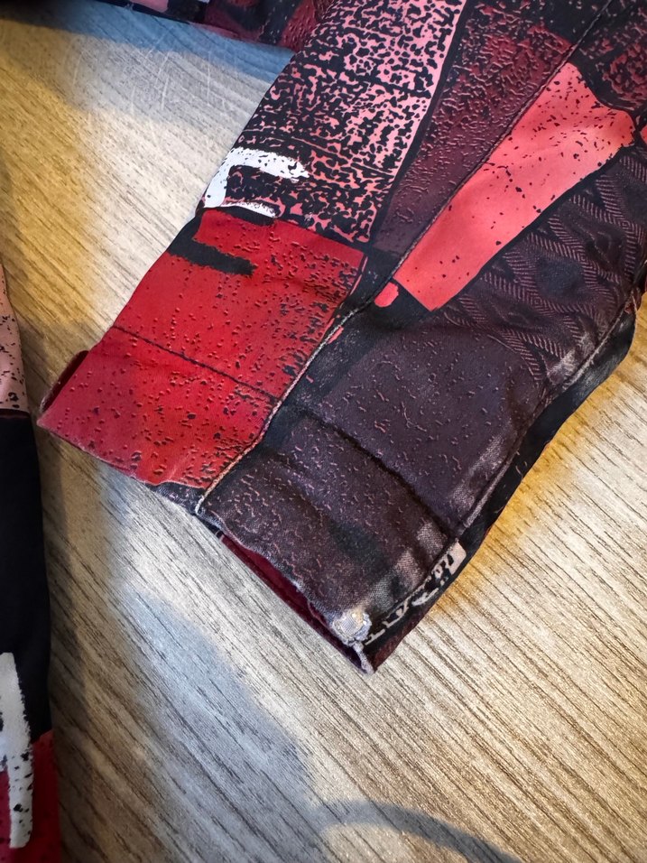 Desenli Kırmızı Kapüşonlu Hamile Mont - Görsel 3