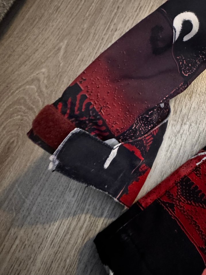 Desenli Kırmızı Kapüşonlu Hamile Mont - Görsel 4