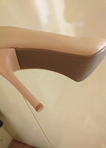36 Beden ten rengi Renk Stiletto