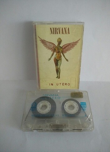 Kaset Nirvana, in utero.Kasette çatlak ve Kartonette eksik sayfa