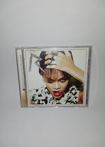 Cd Rihanna talk that talk albümü 