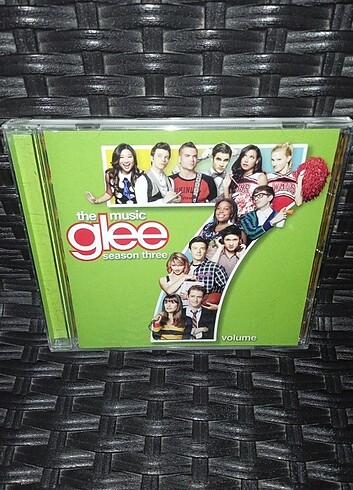 CD glee the music vol 7. Amerikan müzik televizyon dizisi Glee'n