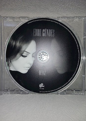 Cd Ebru Gündeş Beyaz. Orijinal. Kartoneti yok. İyi durumda
