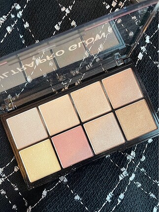 Revolution Revolution Ultra Pro Glow Aydınlatıcı Paleti