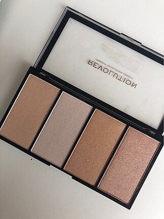 Revolution Highlighter