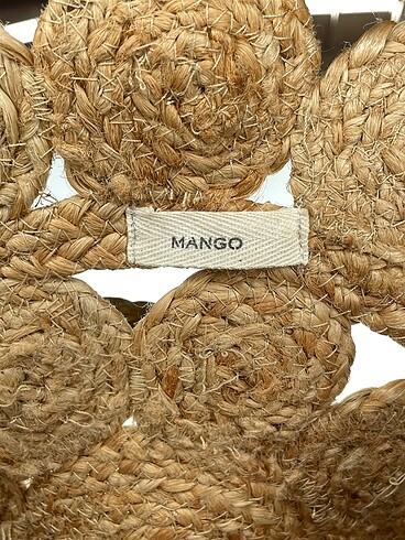 Beden Mango Kol Çantası %70 İndirimli.