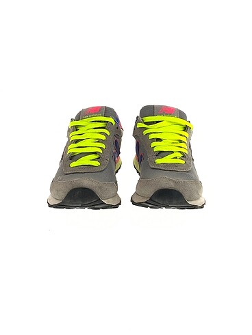 38 Beden New Balance Spor Ayakkabı %70 İndirimli.