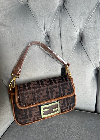  Beden Fendi Kahverengi Deri Kadın Çanta