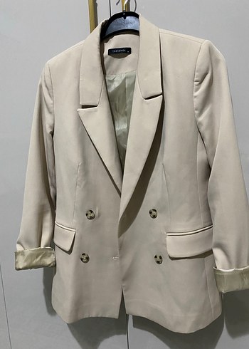 Bej Kadın Düğmeli Midi Blazer Ceket