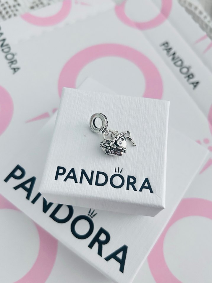 Zincir Detaylı  Kalp Charm - Görsel 3