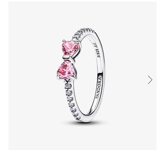 Pandora pembe fiyonk yüzük