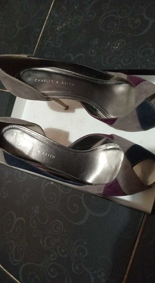 Gri Süet Stiletto Topuklu Kadın Ayakkabı - Görsel 2