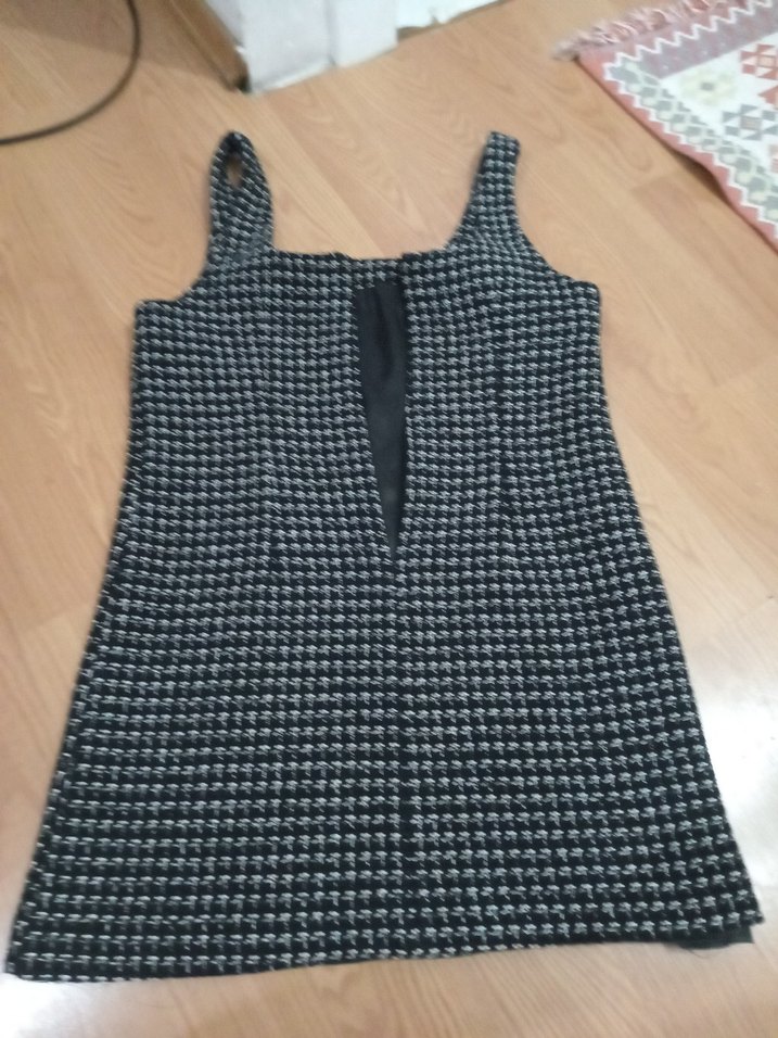 Siyah V Yaka Kolsuz Midi Elbise - Görsel 4