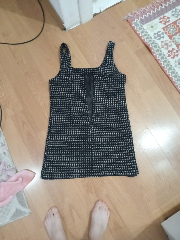 Siyah V Yaka Kolsuz Midi Elbise - Görsel 5