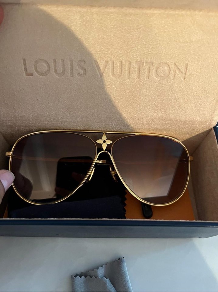 Parlak Altın Louis Vuitton Kadın Güneş Gözlüğü - Görsel 5
