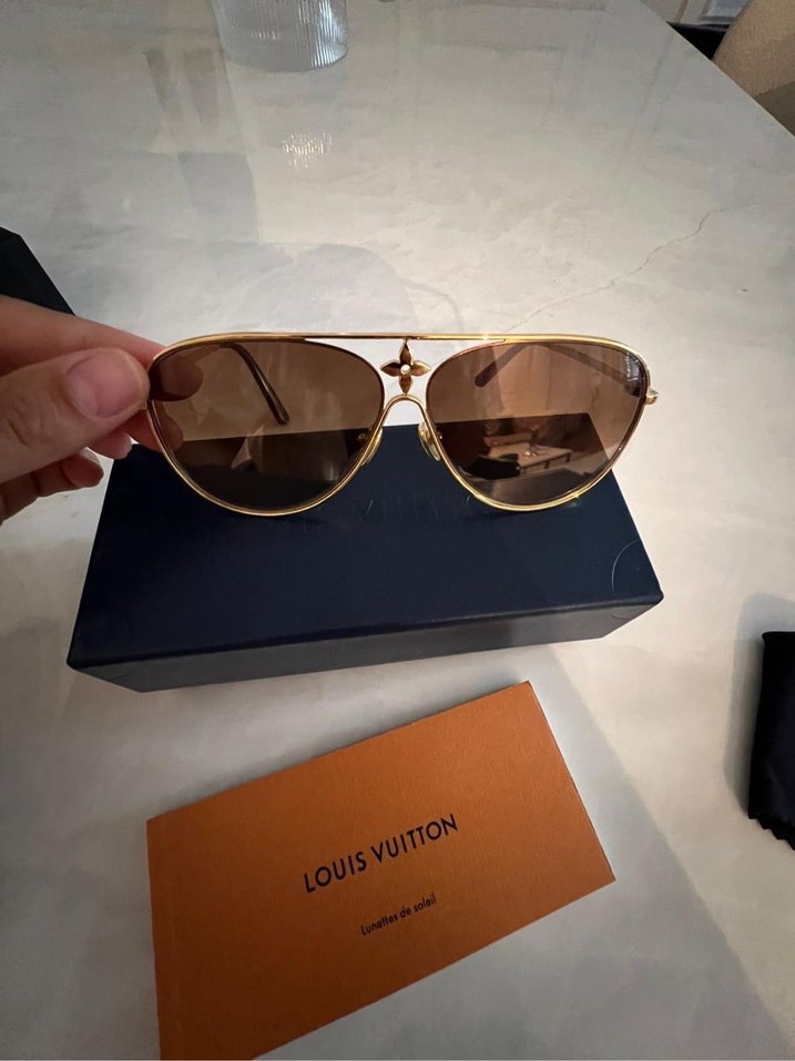 Parlak Altın Louis Vuitton Kadın Güneş Gözlüğü - Görsel 3