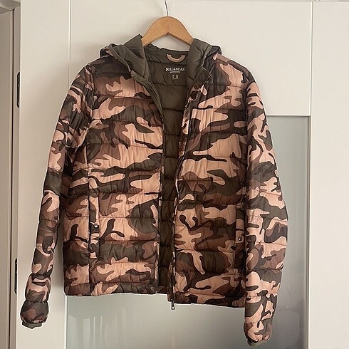 Pull&bear kamuflaj mont