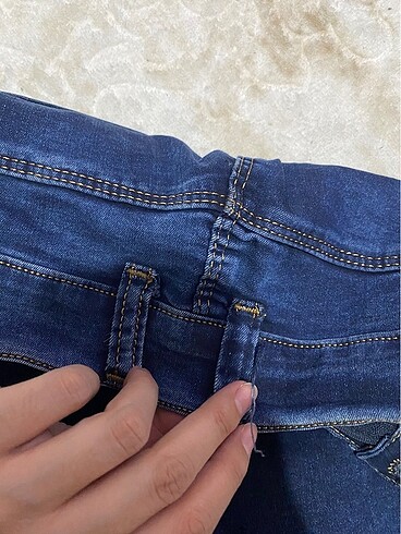 26 Beden lacivert Renk Dar paça yüksek bel jean