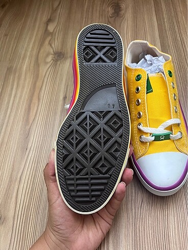 40 Beden sarı Renk SIFIR CONVERSE