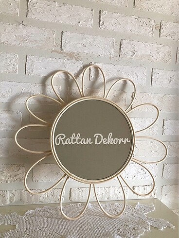 Rattan ayna