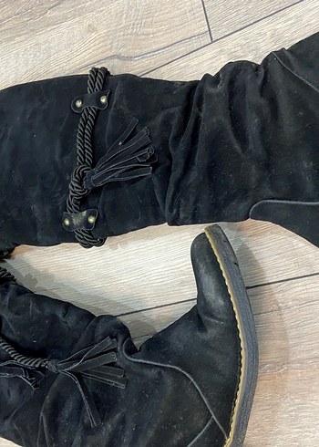 Siyah Süet Püsküllü Kadın Çizme - Görsel 4