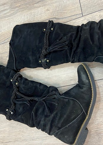 Siyah Süet Püsküllü Kadın Çizme - Görsel 5